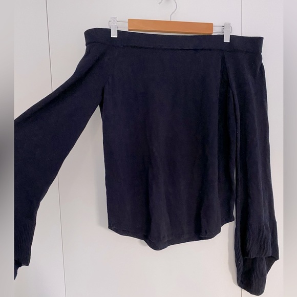 DECJUBA Off Shoulder Jumper - Picture 2 of 5